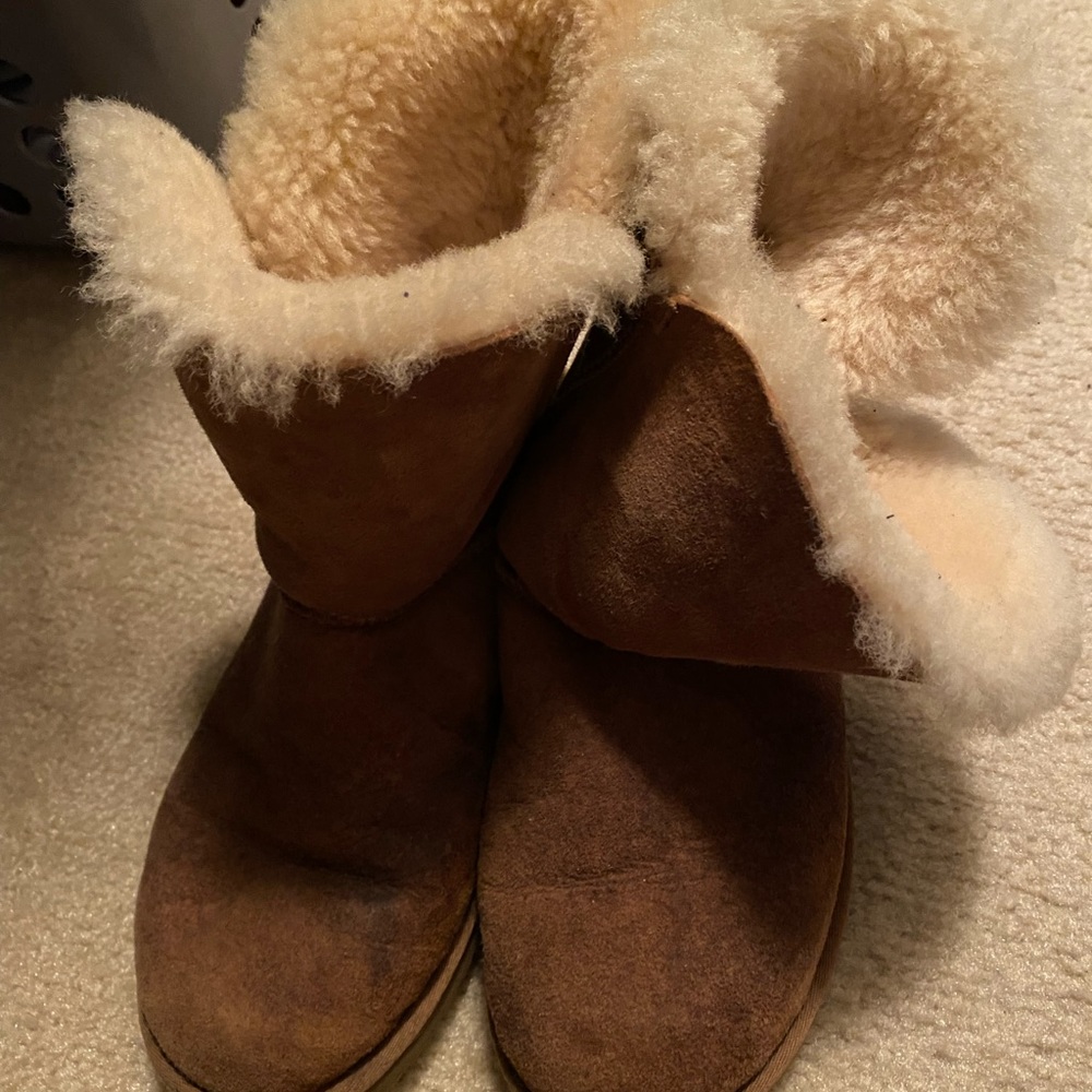 Ugg Boots - Picture 2 of 5
